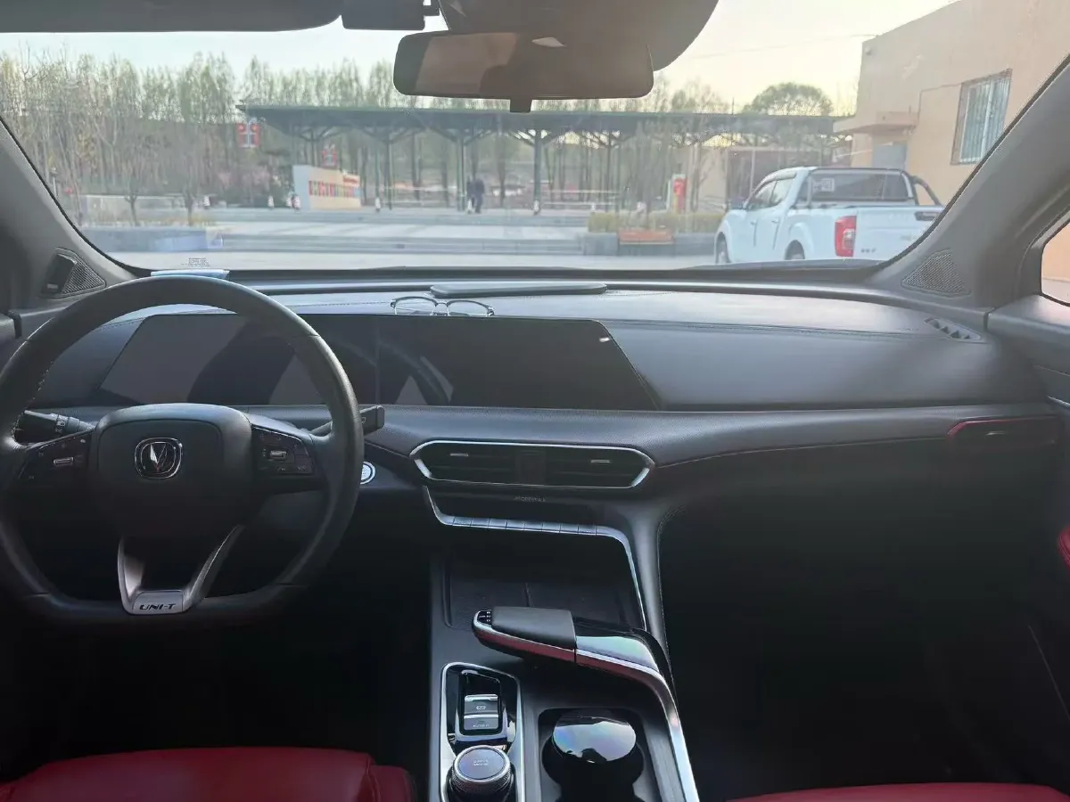 2021 ChangAn UNI-T 1.5T 180HP L4 7DCT,autocango,china used car exporter,china ev exporter,chinese used car exporter,chinese used ev exporter