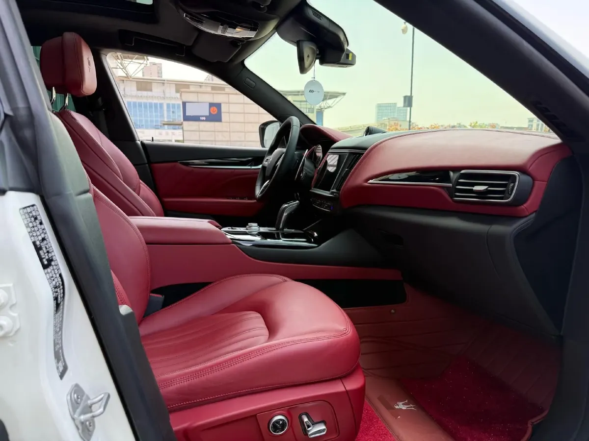 2021 Maserati Levante 3.0T 350HP V6 8AT,autocango,china used car exporter,china ev exporter,chinese used car exporter,chinese used ev exporter