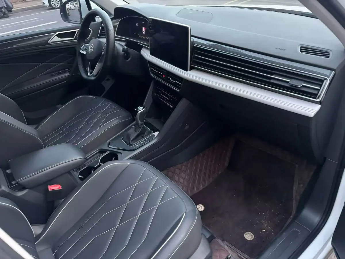 2024 Volkswagen Tiguan L 2.0T 186HP L4 7DCT,autocango,china used car exporter,china ev exporter,chinese used car exporter,chinese used ev exporter