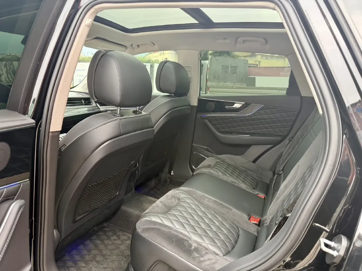 2019 HongQi HS5 2.0T 224HP L4 6AT,autocango,china used car exporter,china ev exporter,chinese used car exporter,chinese used ev exporter