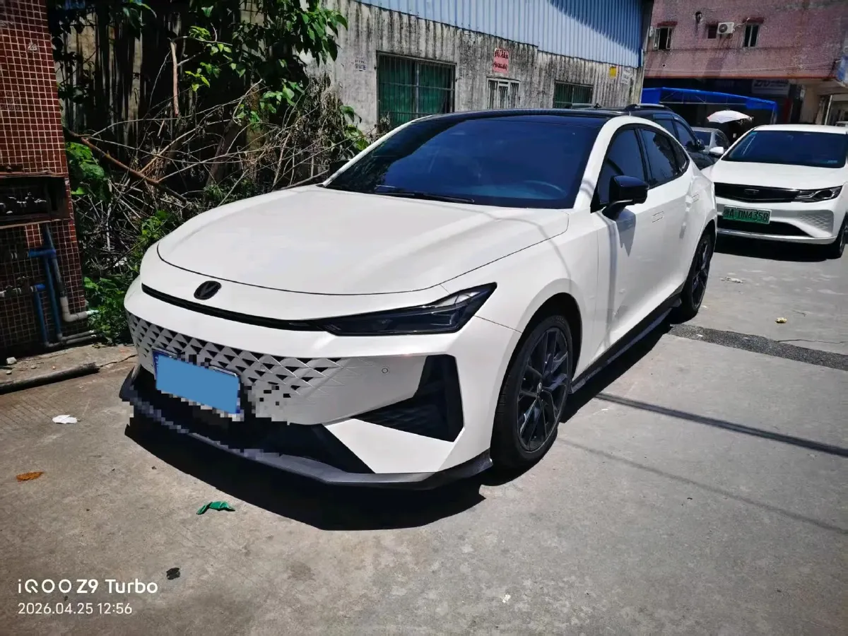 2024 ChangAn UNI-V 1.5T 188HP L4 7DCT,autocango,china used car exporter,china ev exporter,chinese used car exporter,chinese used ev exporter