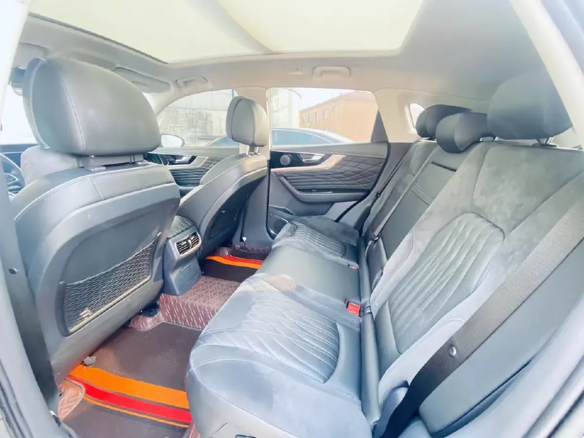 2022 HongQi HS5 2.0T 224HP L4 6AT,autocango,china used car exporter,china ev exporter,chinese used car exporter,chinese used ev exporter