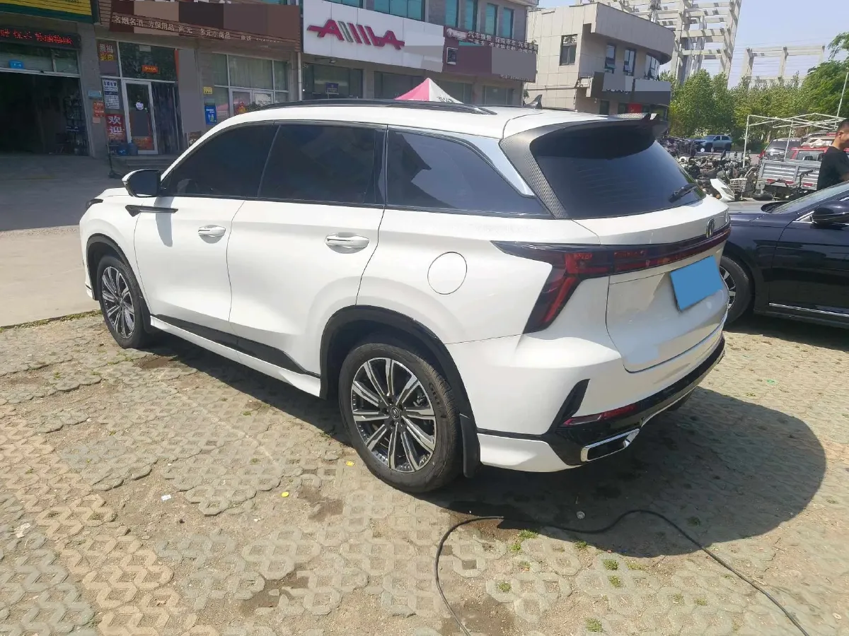 2023 ChangAn CS75 Plus 2.0T 233HP L4 8AT,autocango,china used car exporter,china ev exporter,chinese used car exporter,chinese used ev exporter