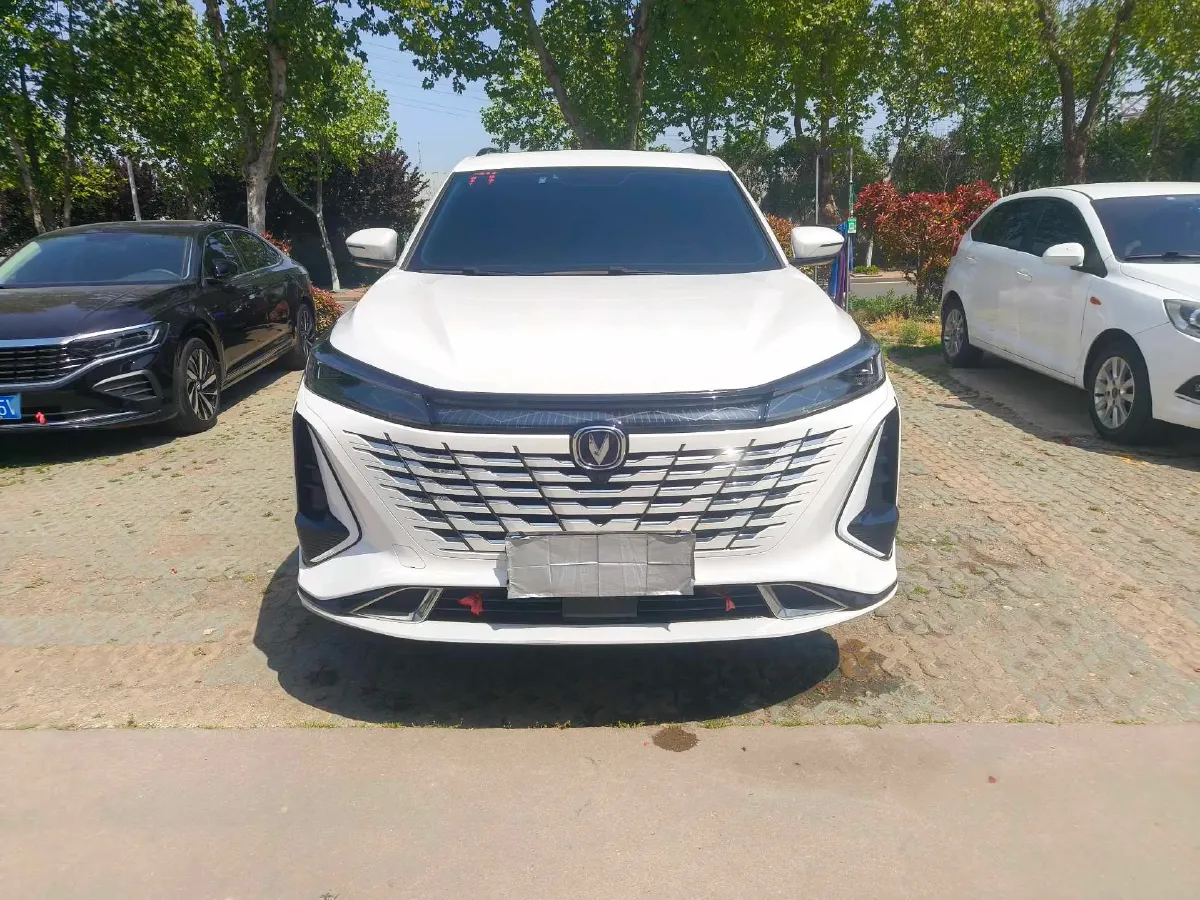 2023 ChangAn CS75 Plus 2.0T 233HP L4 8AT,autocango,china used car exporter,china ev exporter,chinese used car exporter,chinese used ev exporter