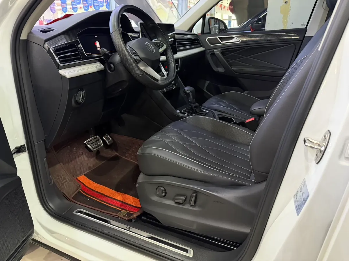 2024 Volkswagen Tiguan L 2.0T 186HP L4 7DCT,autocango,china used car exporter,china ev exporter,chinese used car exporter,chinese used ev exporter
