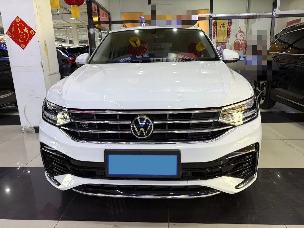 2024 Volkswagen Tiguan L 2.0T 186HP L4 7DCT,autocango,china used car exporter,china ev exporter,chinese used car exporter,chinese used ev exporter