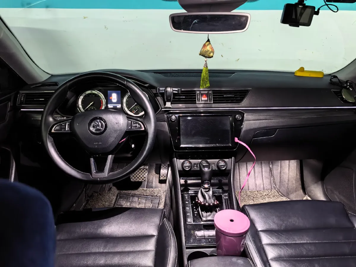 2018 Skoda Kodiak 1.8T 180HP L4 7DCT,autocango,china used car exporter,china ev exporter,chinese used car exporter,chinese used ev exporter