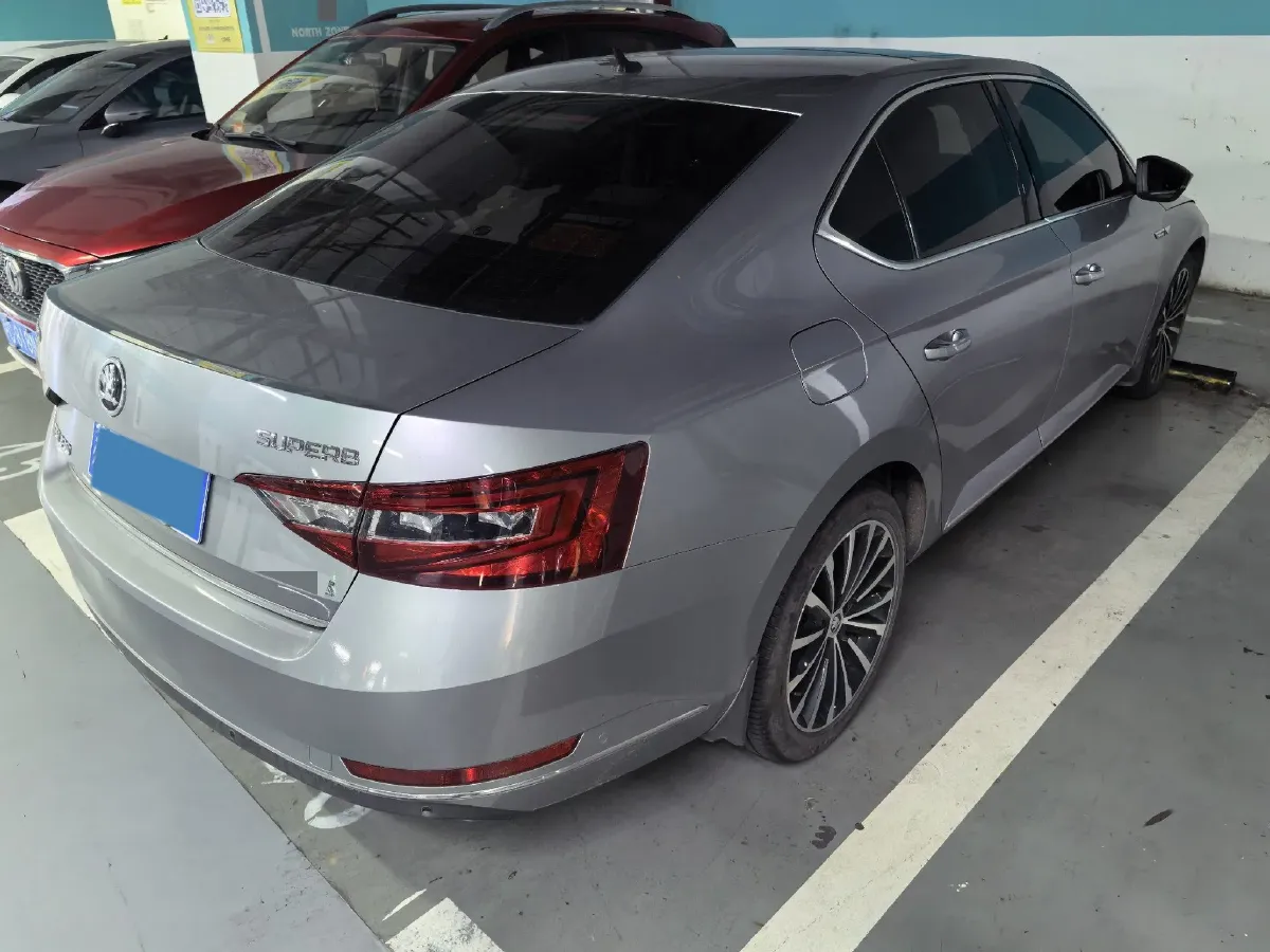 2018 Skoda Kodiak 1.8T 180HP L4 7DCT,autocango,china used car exporter,china ev exporter,chinese used car exporter,chinese used ev exporter