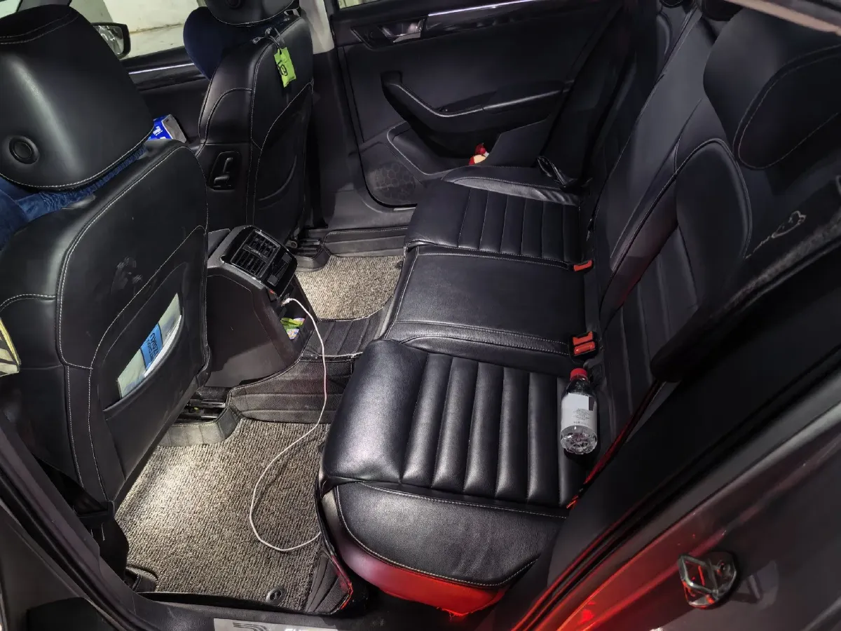 2018 Skoda Kodiak 1.8T 180HP L4 7DCT,autocango,china used car exporter,china ev exporter,chinese used car exporter,chinese used ev exporter