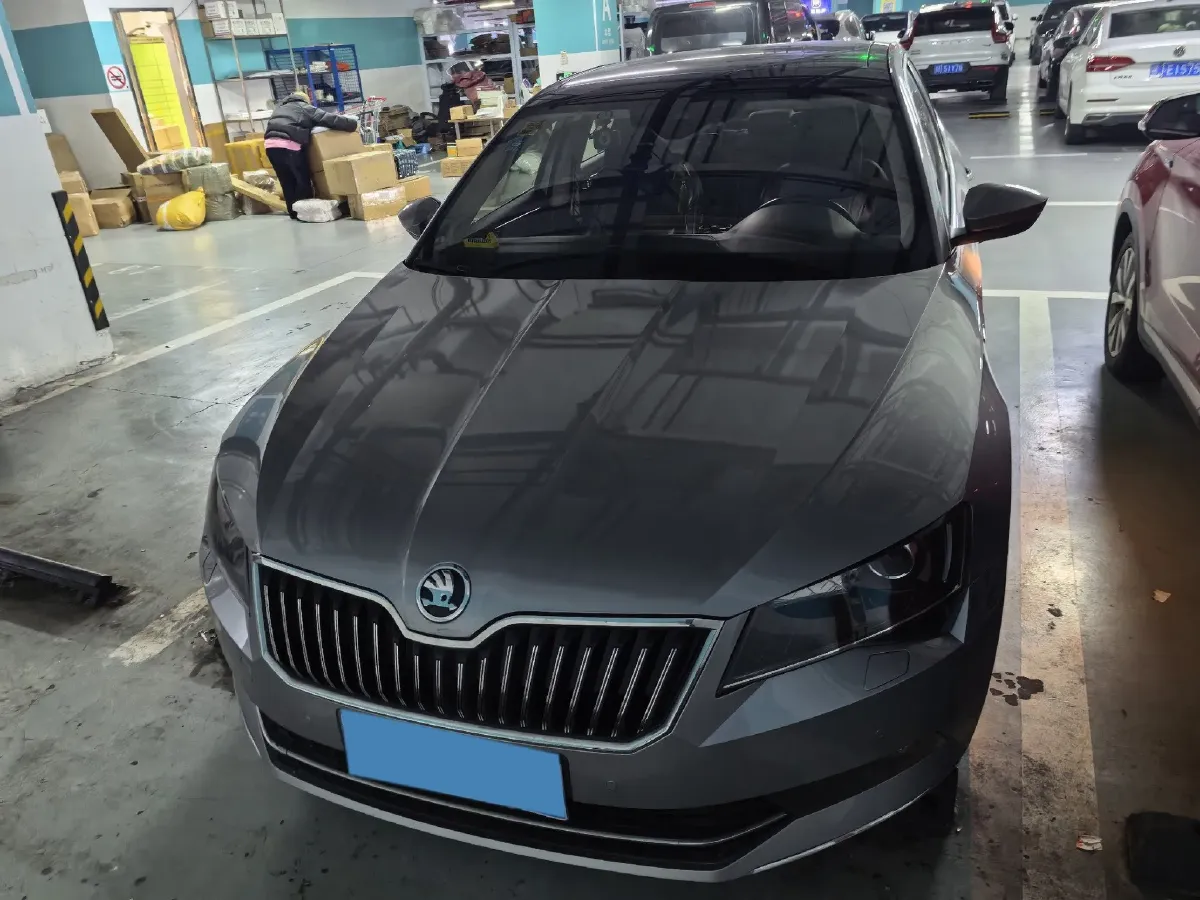 2018 Skoda Kodiak 1.8T 180HP L4 7DCT,autocango,china used car exporter,china ev exporter,chinese used car exporter,chinese used ev exporter