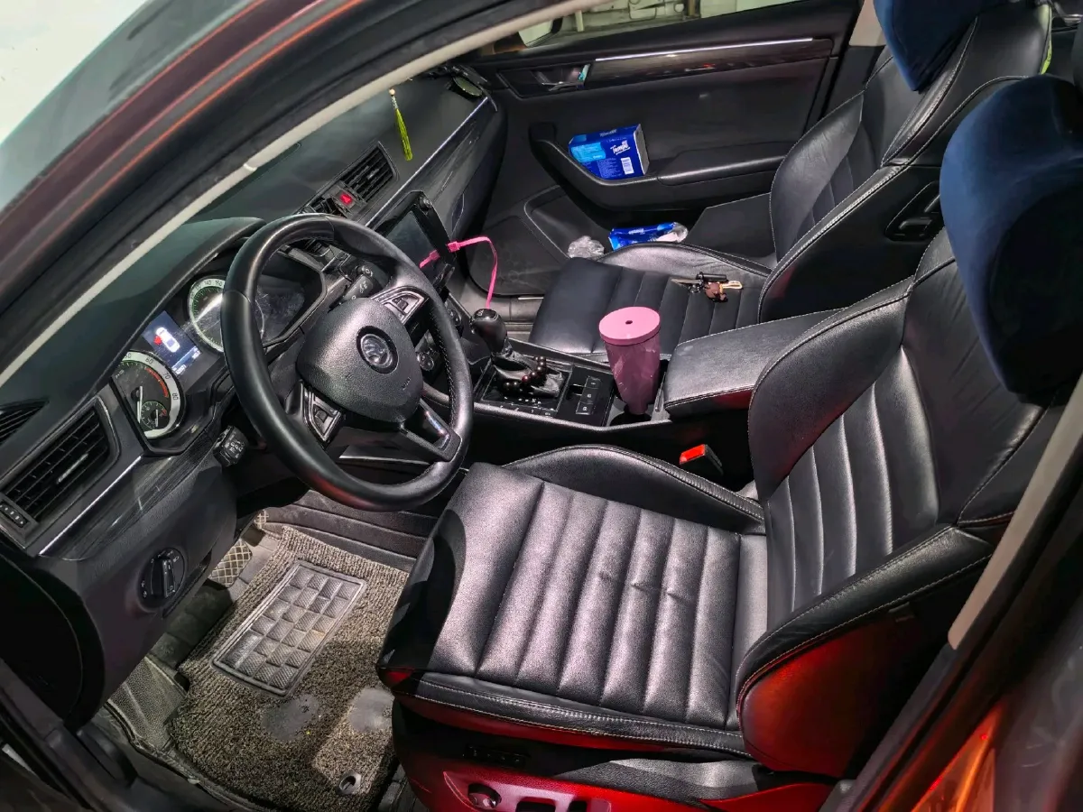 2018 Skoda Kodiak 1.8T 180HP L4 7DCT,autocango,china used car exporter,china ev exporter,chinese used car exporter,chinese used ev exporter