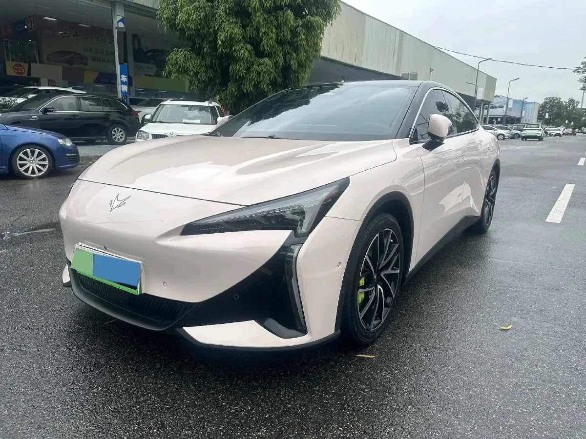 2024 ARCFOX αT5 BEV 79.2KWH,autocango,china used car exporter,china ev exporter,chinese used car exporter,chinese used ev exporter