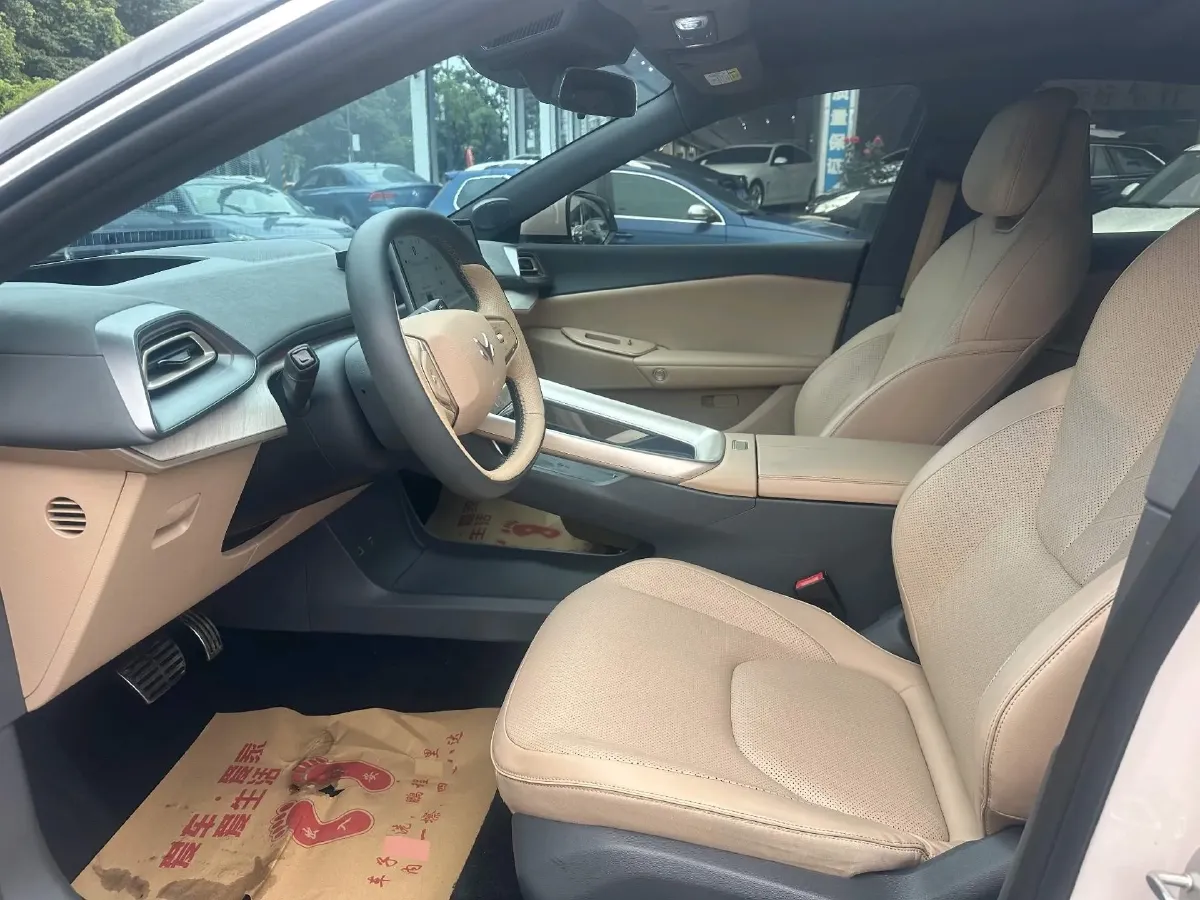 2024 ARCFOX αT5 BEV 79.2KWH,autocango,china used car exporter,china ev exporter,chinese used car exporter,chinese used ev exporter