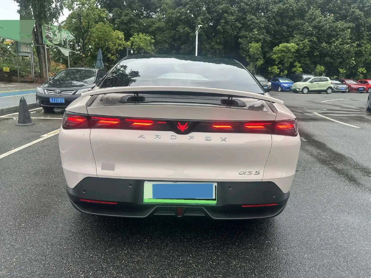 2024 ARCFOX αT5 BEV 79.2KWH,autocango,china used car exporter,china ev exporter,chinese used car exporter,chinese used ev exporter