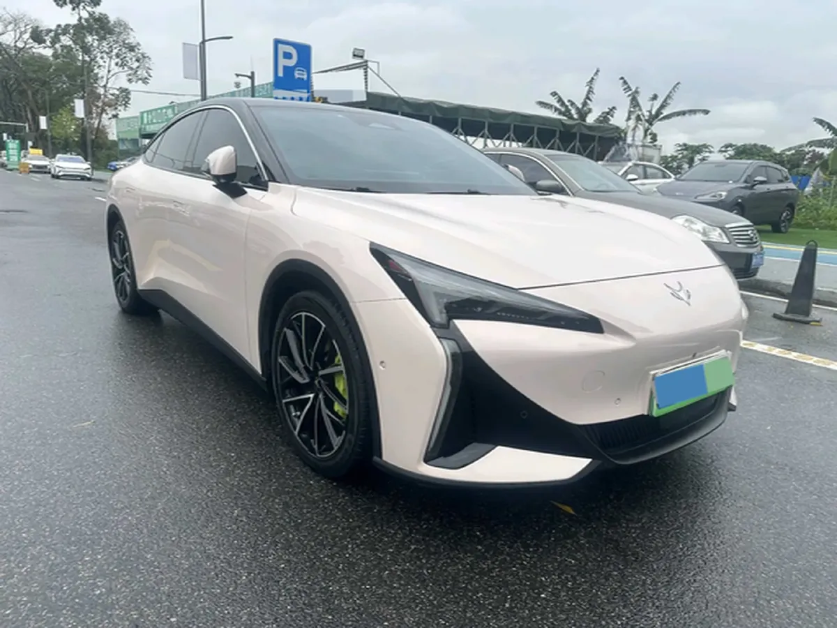 2024 ARCFOX αT5 BEV 79.2KWH,autocango,china used car exporter,china ev exporter,chinese used car exporter,chinese used ev exporter