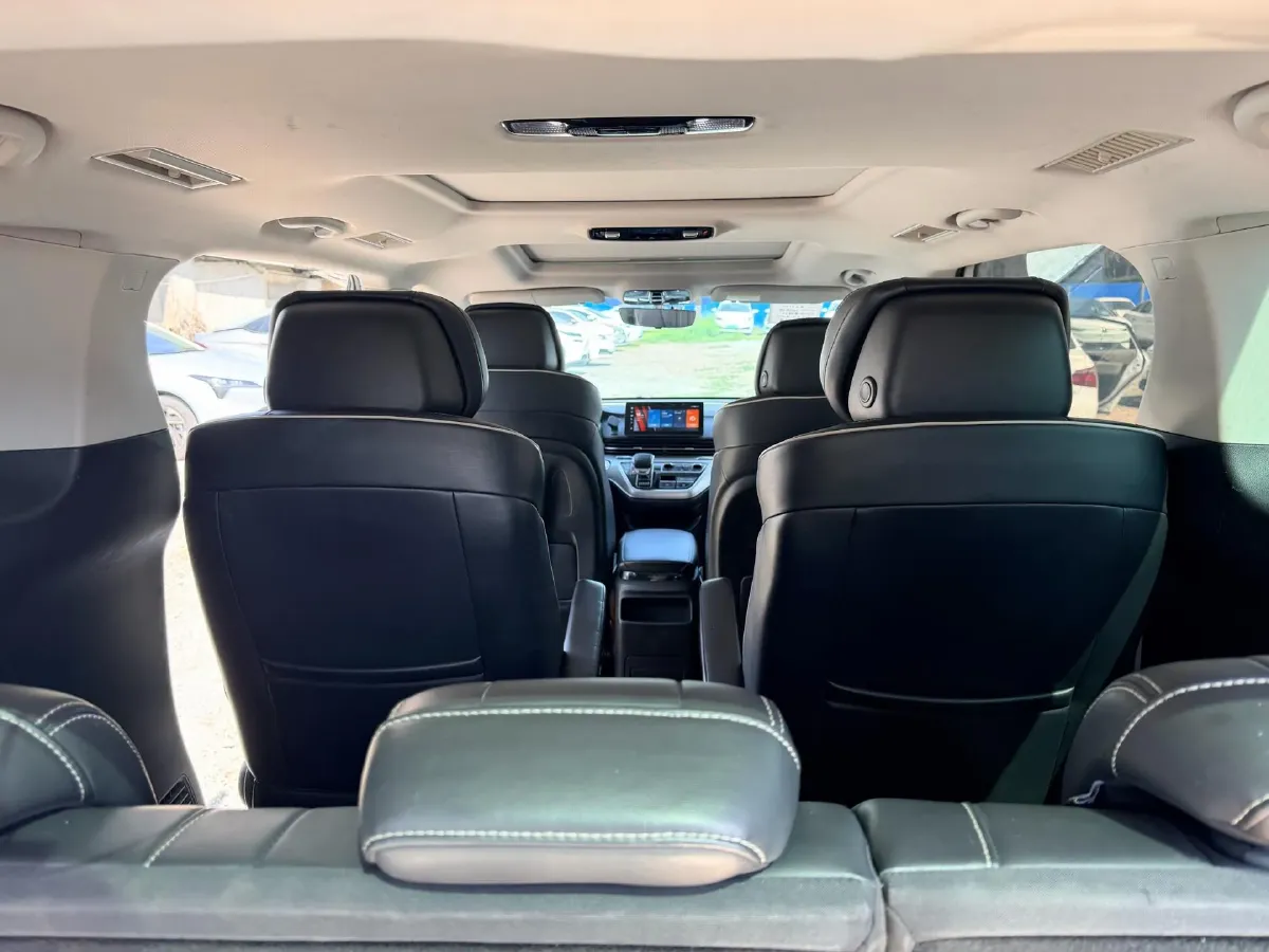 2021 Roewe iMAX8 2.0T 234HP L4 8AT,autocango,china used car exporter,china ev exporter,chinese used car exporter,chinese used ev exporter