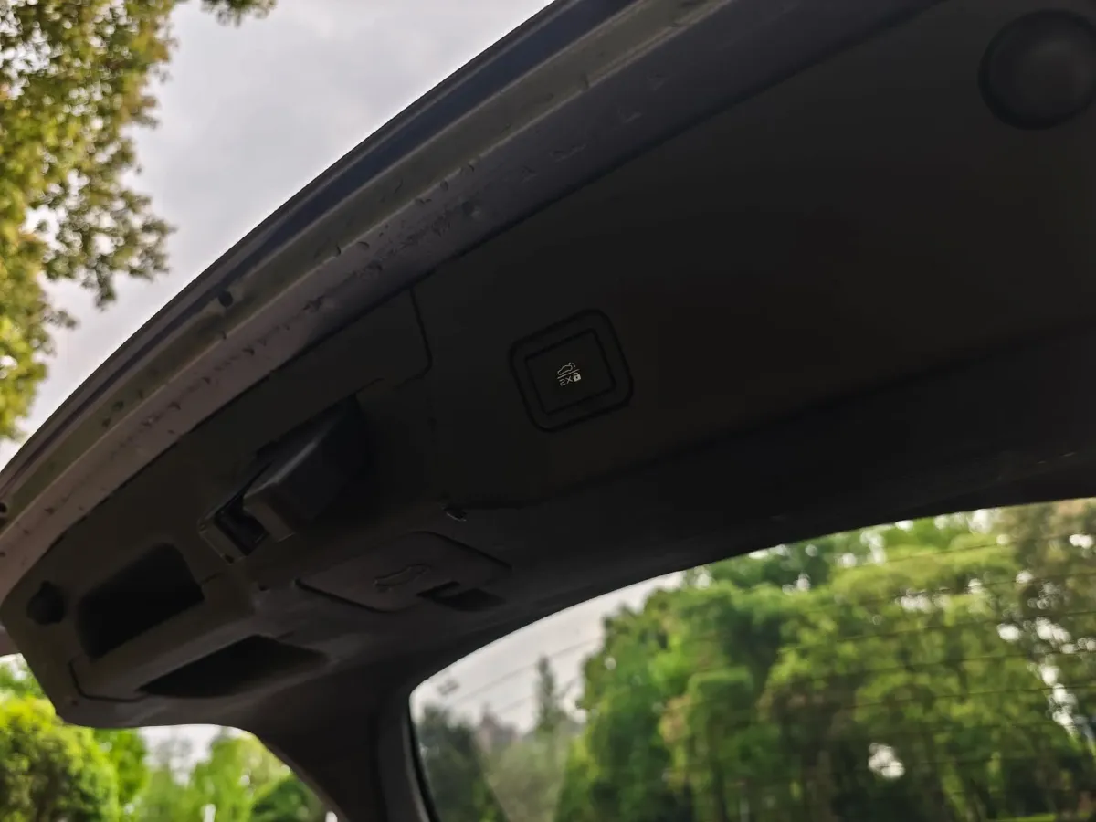 2023 ChangAn UNI-V 1.5T 188HP L4 7DCT,autocango,china used car exporter,china ev exporter,chinese used car exporter,chinese used ev exporter