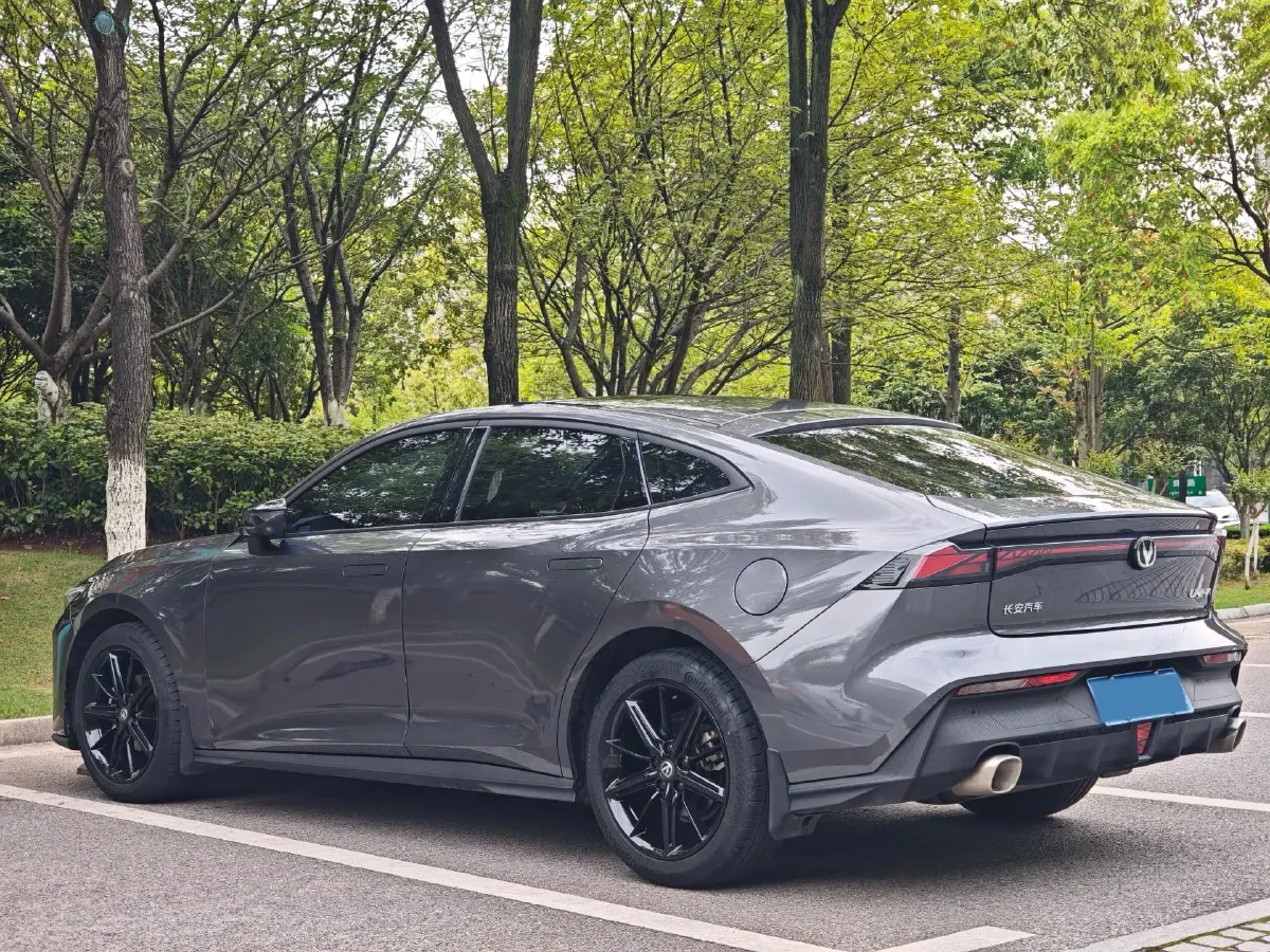 2023 ChangAn UNI-V 1.5T 188HP L4 7DCT,autocango,china used car exporter,china ev exporter,chinese used car exporter,chinese used ev exporter