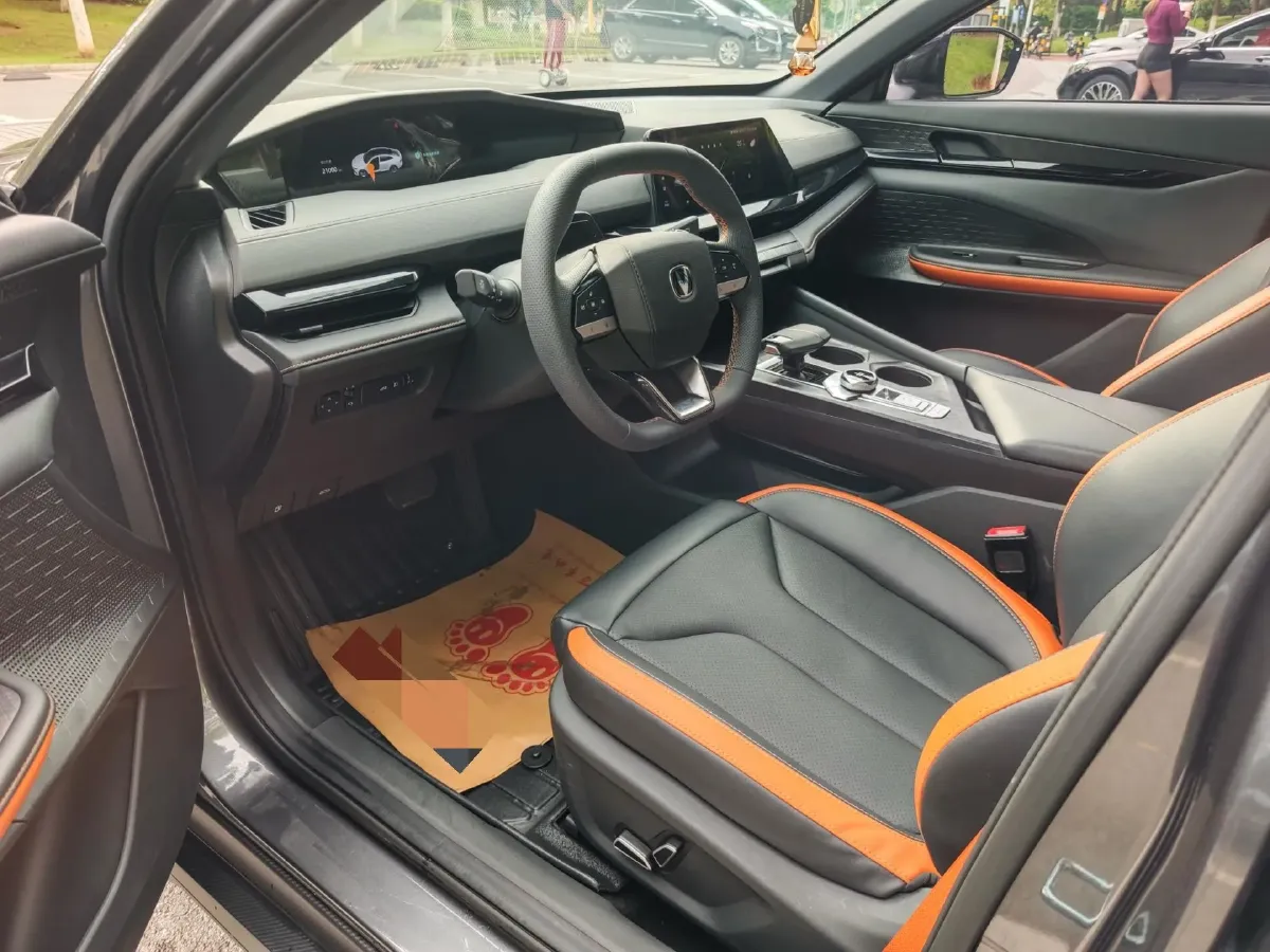 2023 ChangAn UNI-V 1.5T 188HP L4 7DCT,autocango,china used car exporter,china ev exporter,chinese used car exporter,chinese used ev exporter
