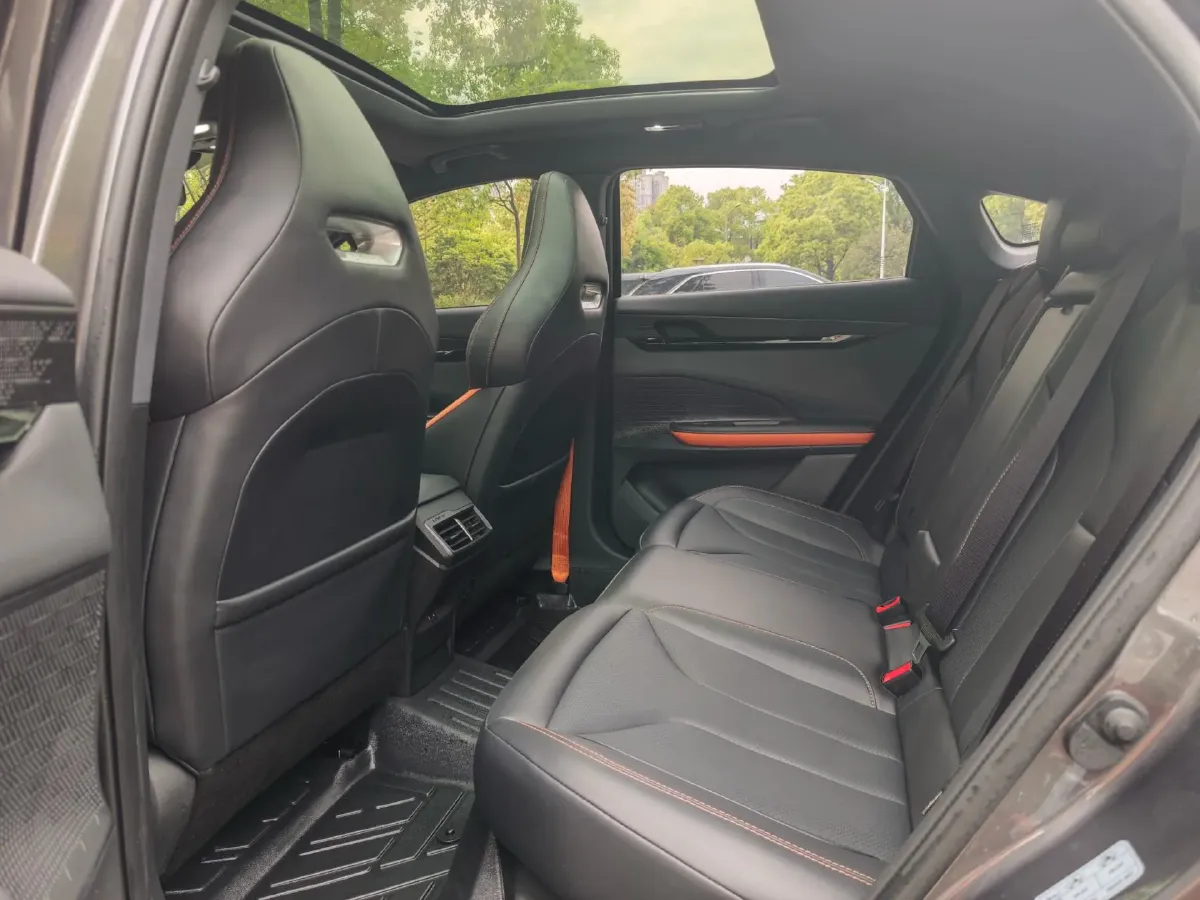 2023 ChangAn UNI-V 1.5T 188HP L4 7DCT,autocango,china used car exporter,china ev exporter,chinese used car exporter,chinese used ev exporter