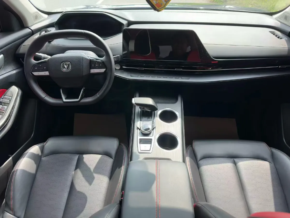 2022 ChangAn CS55 Plus 1.5T 180HP L4 7DCT,autocango,china used car exporter,china ev exporter,chinese used car exporter,chinese used ev exporter