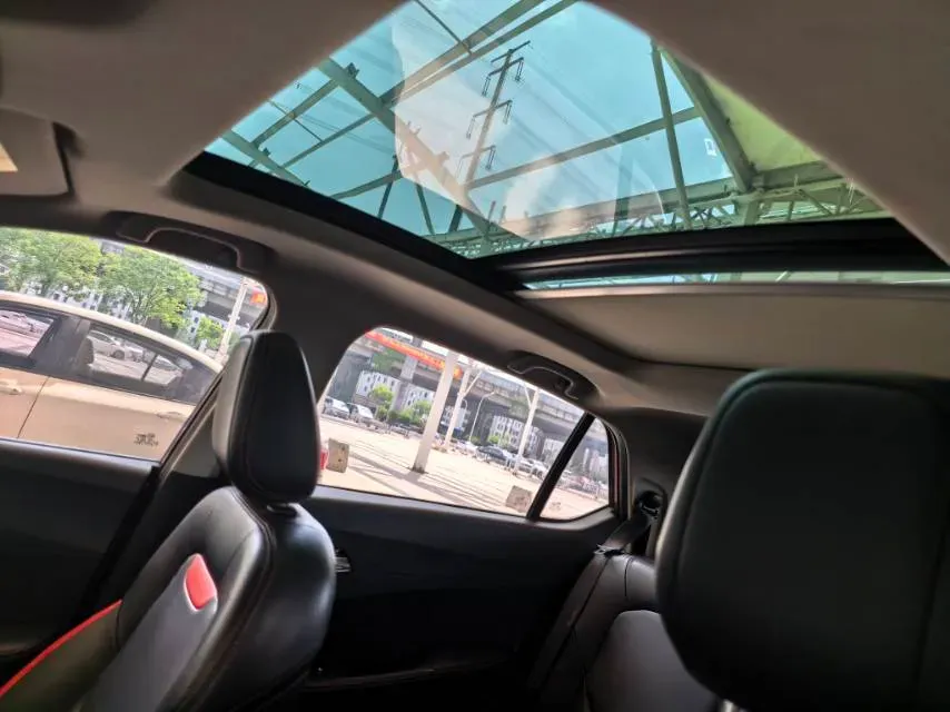 2019 BaoJun 730 1.5L 105HP L4 6MT,autocango,china used car exporter,china ev exporter,chinese used car exporter,chinese used ev exporter