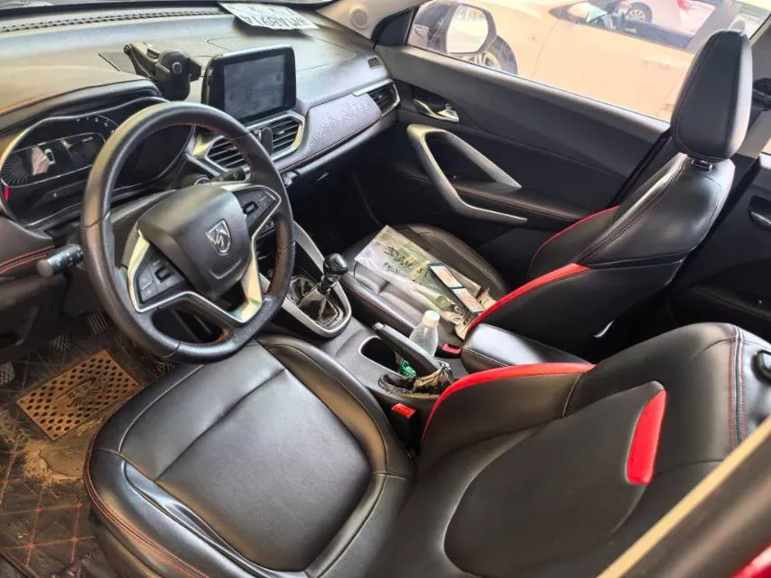 2019 BaoJun 730 1.5L 105HP L4 6MT,autocango,china used car exporter,china ev exporter,chinese used car exporter,chinese used ev exporter