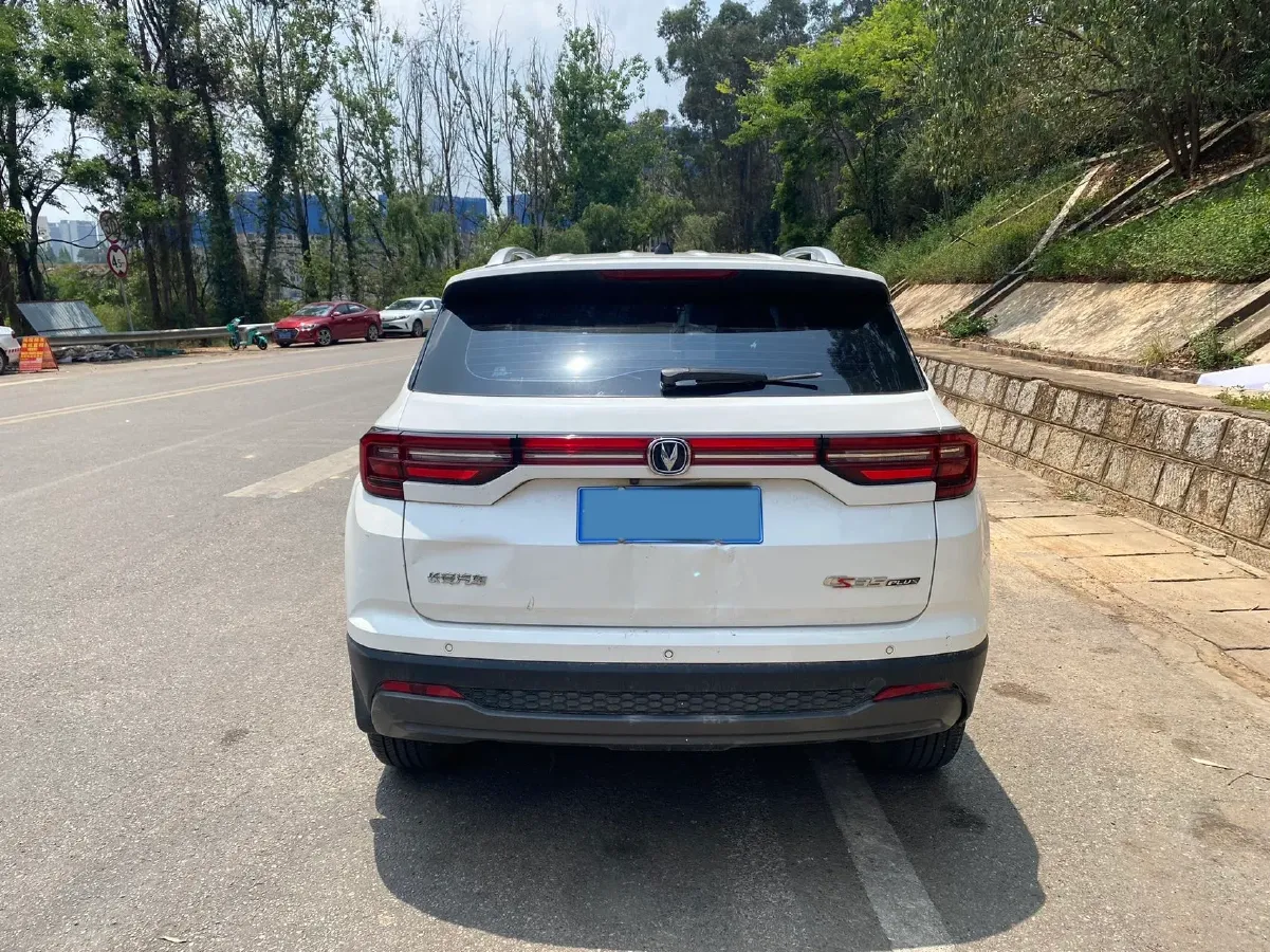 2022 ChangAn Eado 1.6L 128HP L4 5MT,autocango,china used car exporter,china ev exporter,chinese used car exporter,chinese used ev exporter