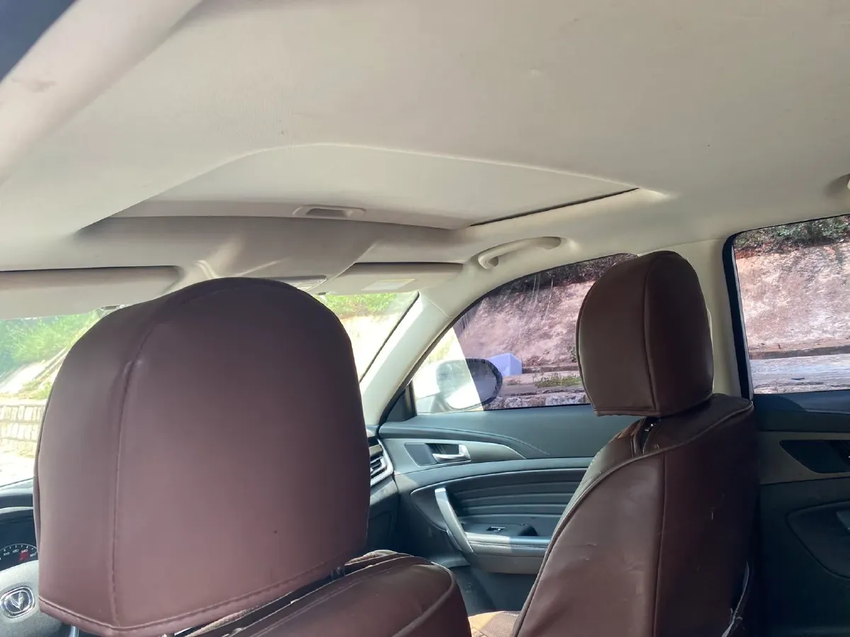 2022 ChangAn Eado 1.6L 128HP L4 5MT,autocango,china used car exporter,china ev exporter,chinese used car exporter,chinese used ev exporter