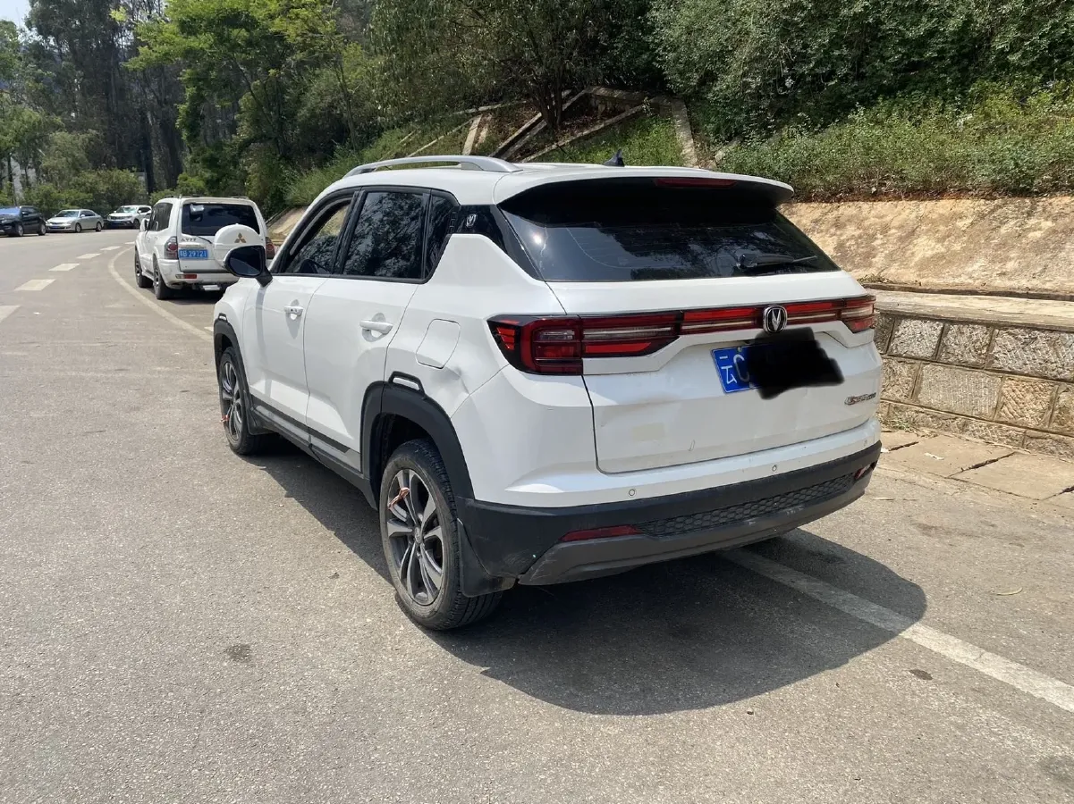 2022 ChangAn Eado 1.6L 128HP L4 5MT,autocango,china used car exporter,china ev exporter,chinese used car exporter,chinese used ev exporter