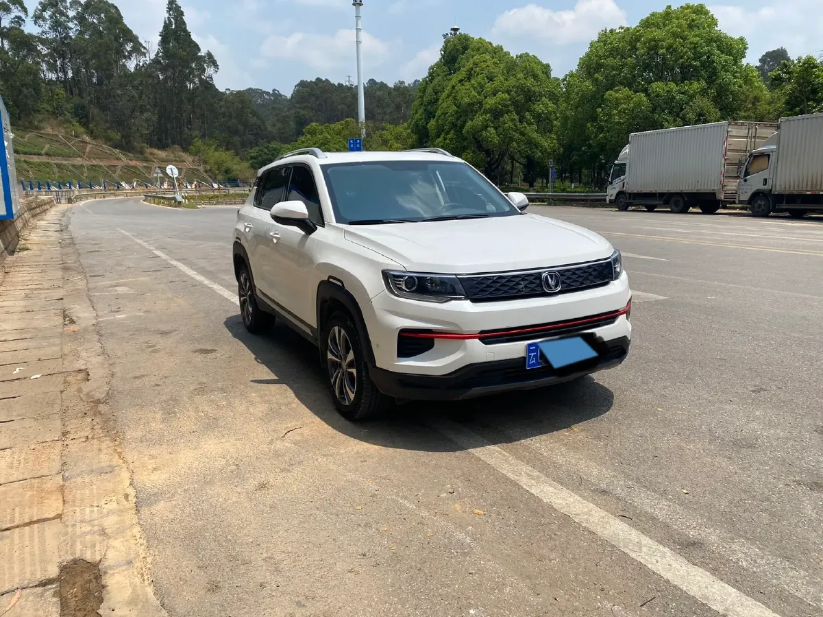 2022 ChangAn Eado 1.6L 128HP L4 5MT,autocango,china used car exporter,china ev exporter,chinese used car exporter,chinese used ev exporter