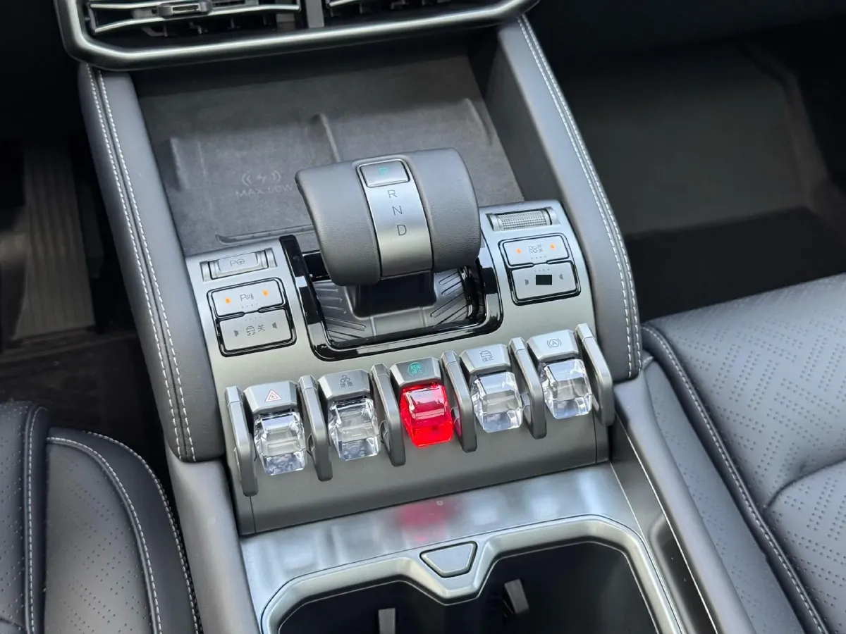 2025 FangChengBao Tai 3 BEV,autocango,china used car exporter,china ev exporter,chinese used car exporter,chinese used ev exporter