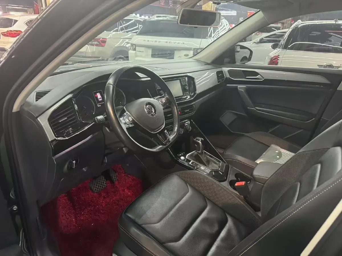 2019 Jeep Cherokee 2.0T 234HP L4 9AT,autocango,china used car exporter,china ev exporter,chinese used car exporter,chinese used ev exporter