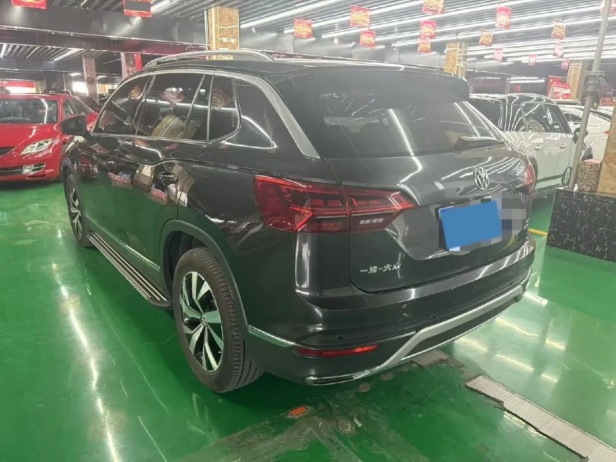 2019 Jeep Cherokee 2.0T 234HP L4 9AT,autocango,china used car exporter,china ev exporter,chinese used car exporter,chinese used ev exporter