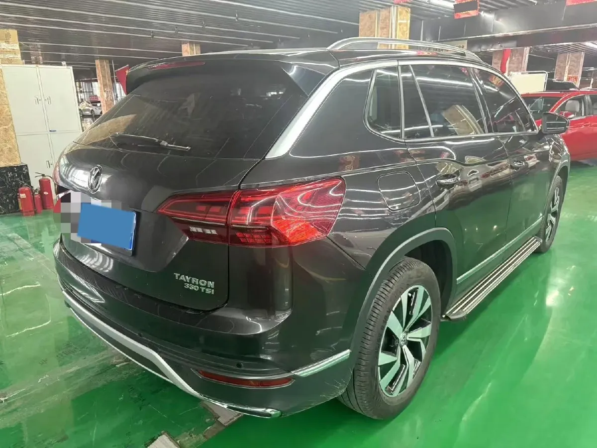 2019 Jeep Cherokee 2.0T 234HP L4 9AT,autocango,china used car exporter,china ev exporter,chinese used car exporter,chinese used ev exporter