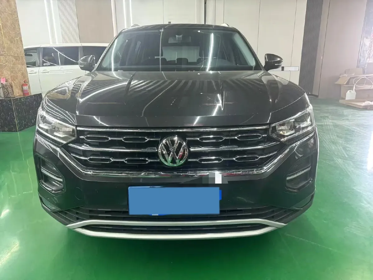 2019 Jeep Cherokee 2.0T 234HP L4 9AT,autocango,china used car exporter,china ev exporter,chinese used car exporter,chinese used ev exporter