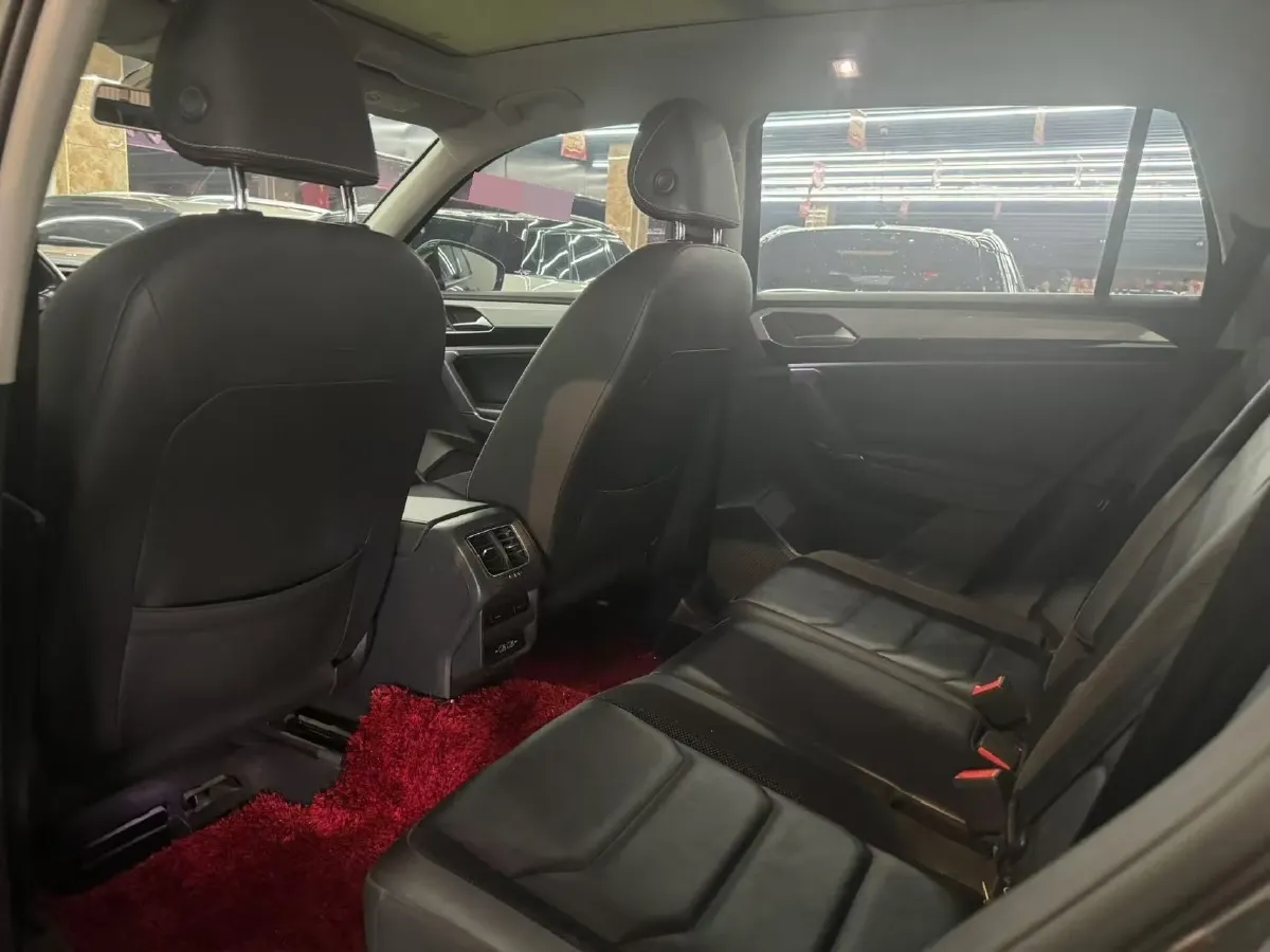 2019 Jeep Cherokee 2.0T 234HP L4 9AT,autocango,china used car exporter,china ev exporter,chinese used car exporter,chinese used ev exporter