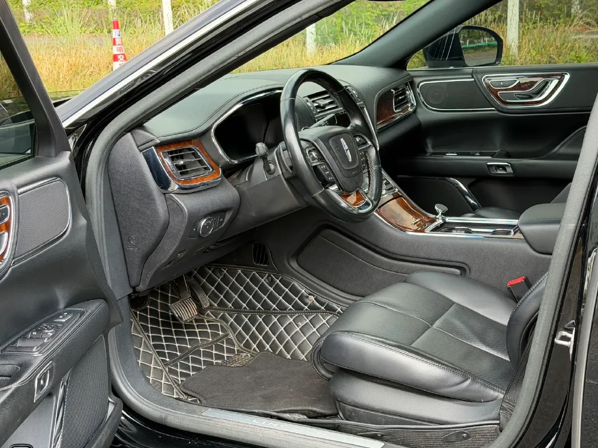 2018 Lincoln Continental 2.0T 261HP L4 6AT,autocango,china used car exporter,china ev exporter,chinese used car exporter,chinese used ev exporter