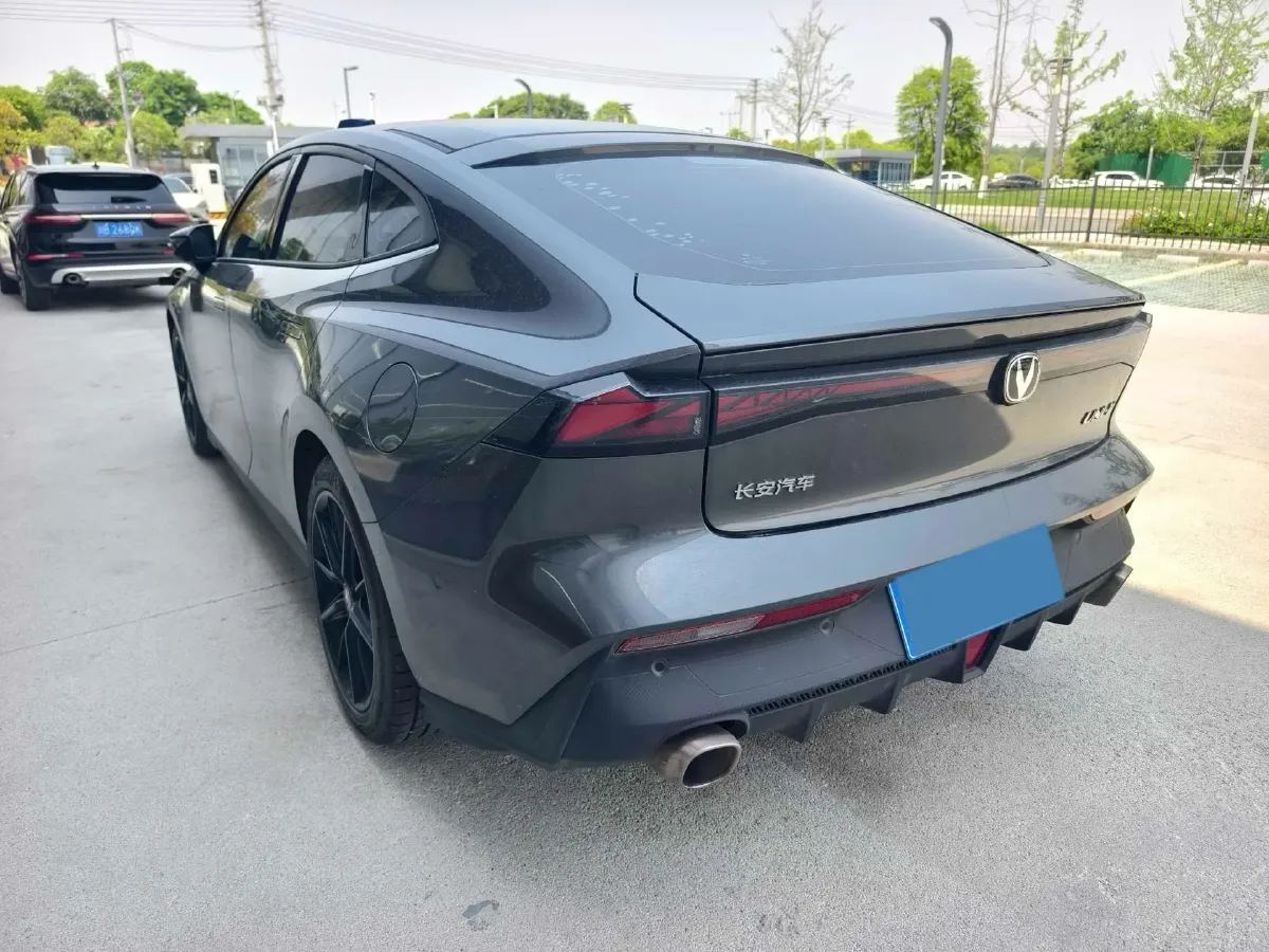 2022 ChangAn UNI-V 1.5T 188HP L4 7DCT,autocango,china used car exporter,china ev exporter,chinese used car exporter,chinese used ev exporter