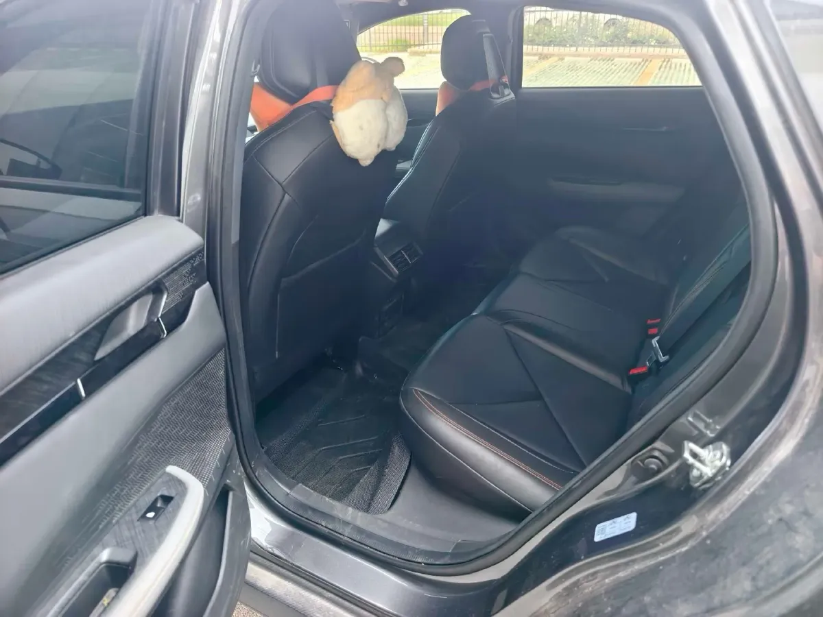 2022 ChangAn UNI-V 1.5T 188HP L4 7DCT,autocango,china used car exporter,china ev exporter,chinese used car exporter,chinese used ev exporter