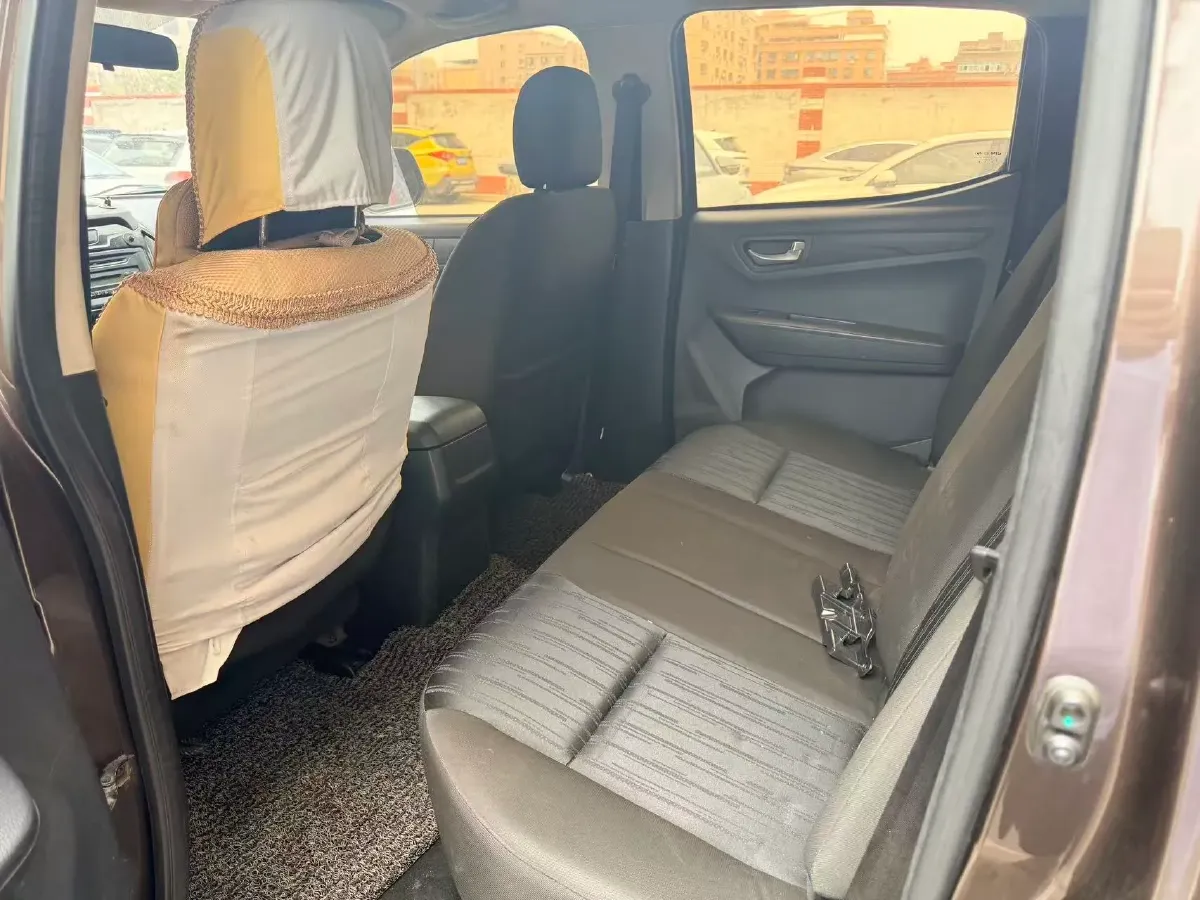 2018 Isuzu RE-MAX Jim 2.0T 204HP L4 5MT,autocango,china used car exporter,china ev exporter,chinese used car exporter,chinese used ev exporter