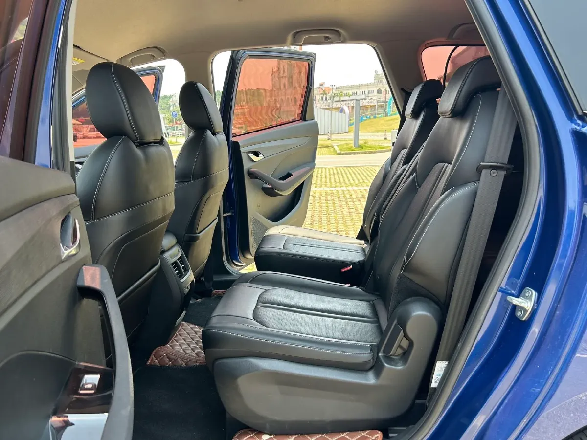 2019 BaoJun 360 1.5L 105HP L4 6MT,autocango,china used car exporter,china ev exporter,chinese used car exporter,chinese used ev exporter