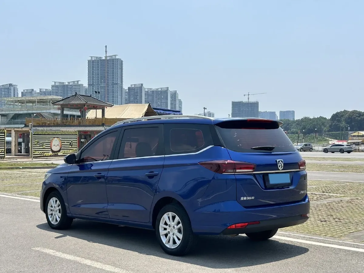 2019 BaoJun 360 1.5L 105HP L4 6MT,autocango,china used car exporter,china ev exporter,chinese used car exporter,chinese used ev exporter