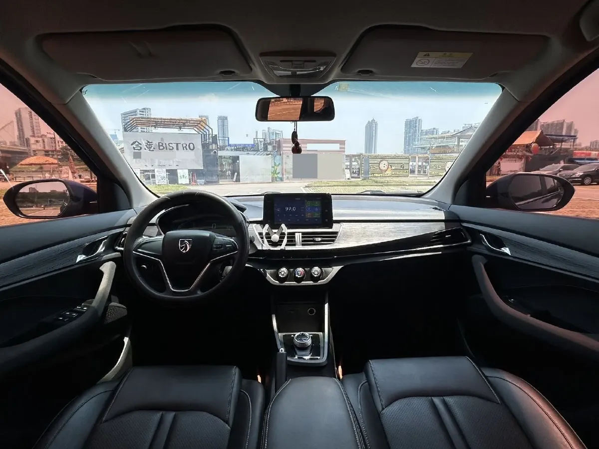 2019 BaoJun 360 1.5L 105HP L4 6MT,autocango,china used car exporter,china ev exporter,chinese used car exporter,chinese used ev exporter