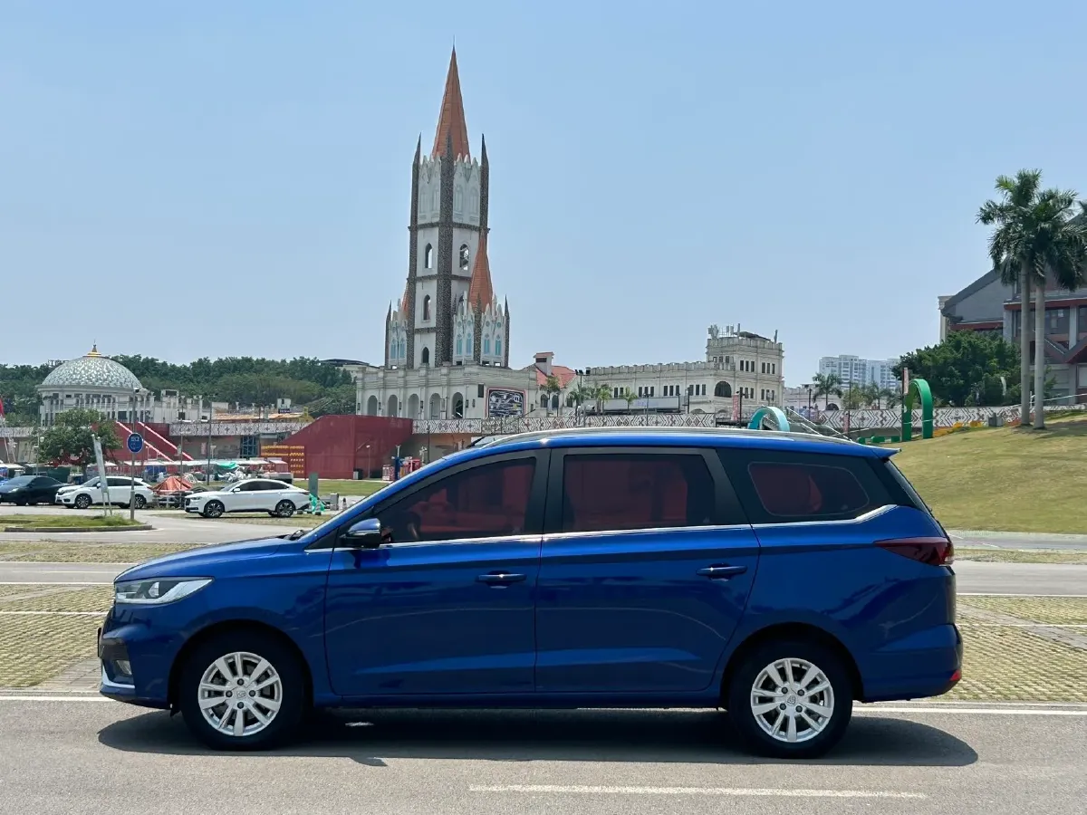 2019 BaoJun 360 1.5L 105HP L4 6MT,autocango,china used car exporter,china ev exporter,chinese used car exporter,chinese used ev exporter