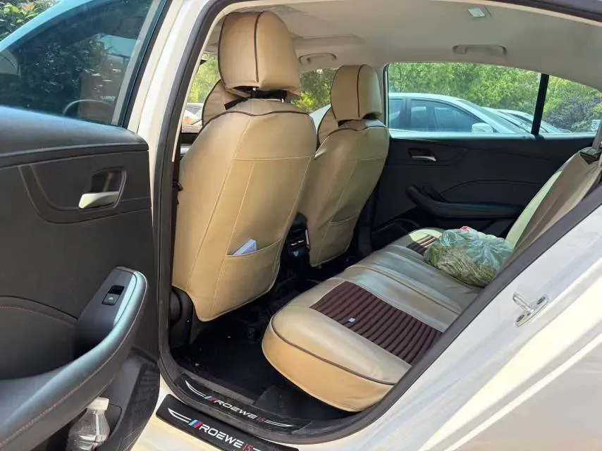 2023 Roewe i5 1.5L 129HP L4 CVT,autocango,china used car exporter,china ev exporter,chinese used car exporter,chinese used ev exporter