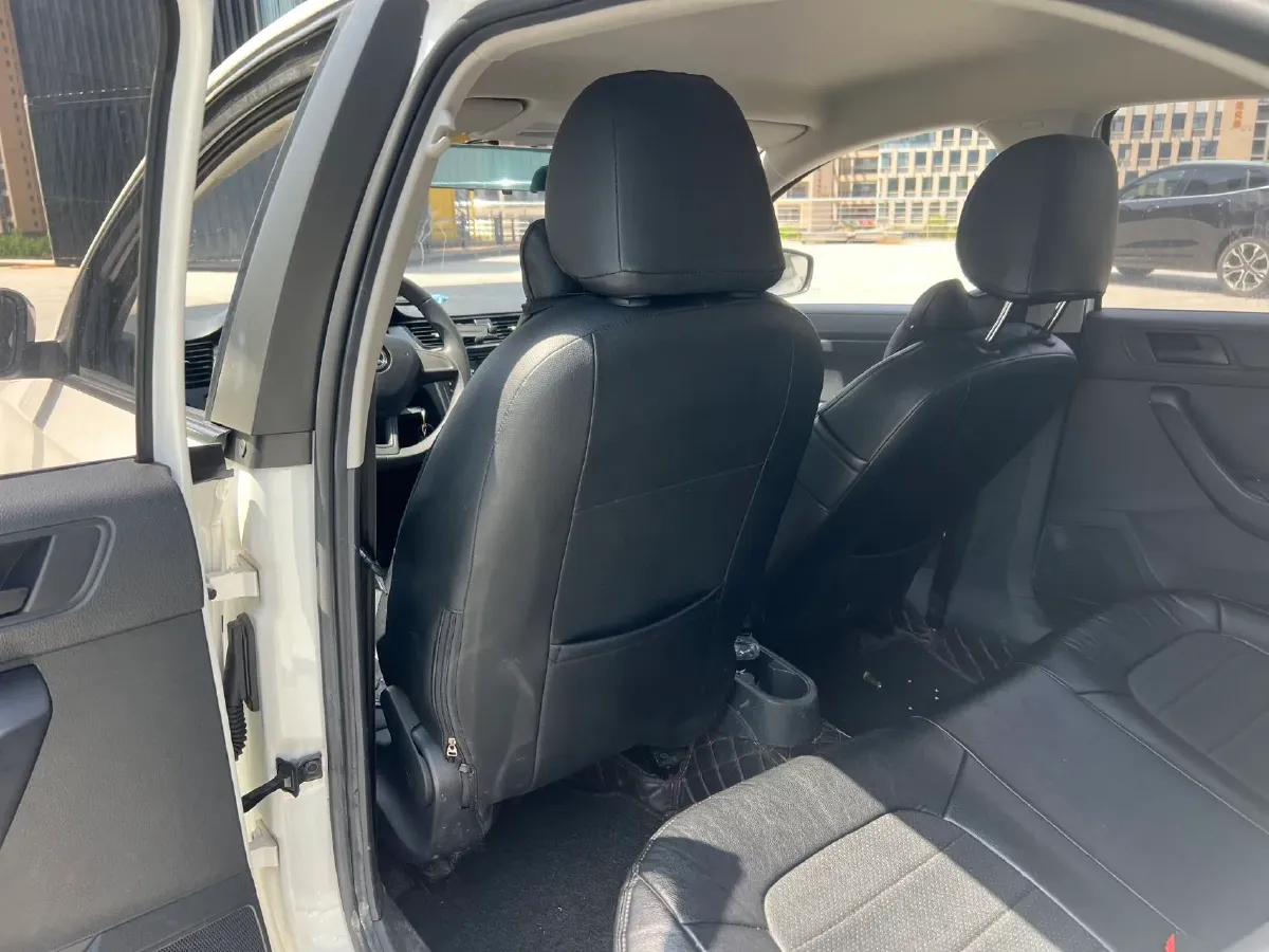 2020 DongFeng Aeolus YiXuan 1.5T 150HP L4 6DCT,autocango,china used car exporter,china ev exporter,chinese used car exporter,chinese used ev exporter