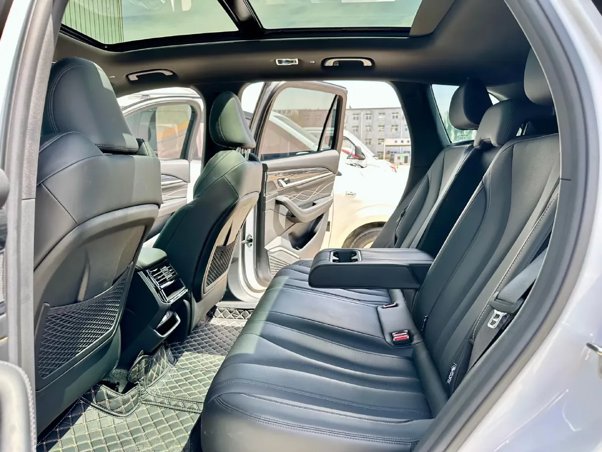 2024 Geely Monjaro 2.0T 218HP L4 7DCT,autocango,china used car exporter,china ev exporter,chinese used car exporter,chinese used ev exporter