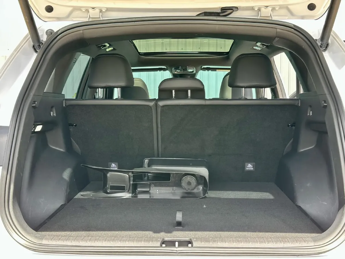 2024 Geely Monjaro 2.0T 218HP L4 7DCT,autocango,china used car exporter,china ev exporter,chinese used car exporter,chinese used ev exporter