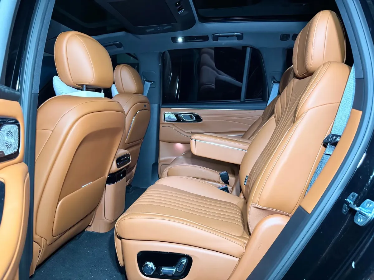 2025 Volkswagen Tiguan L 2.0T 220HP L4 7DCT,autocango,china used car exporter,china ev exporter,chinese used car exporter,chinese used ev exporter